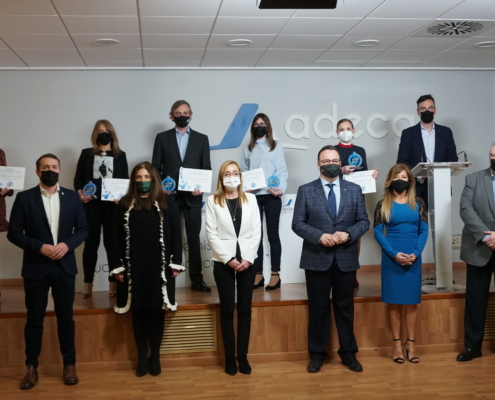 distintivo por una empresa igual adeca