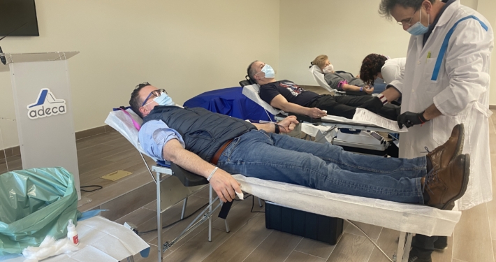 Donantes en la novena campaña de donación de sangre de la Hermandad Donantes de Sangre de Albacete 2023
