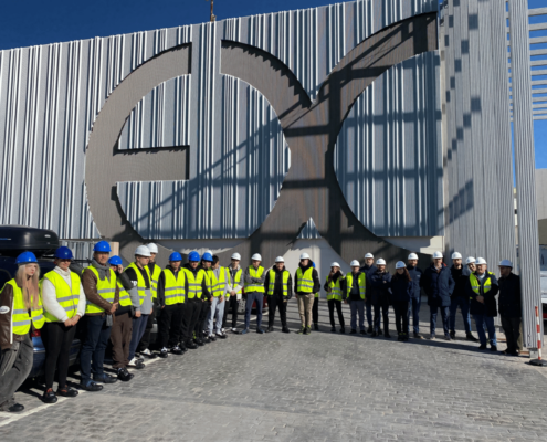Alumnos del Programa Vocaciones Dualiza visitan las instalaciones de la empresa metalúrgica EXTRUAL